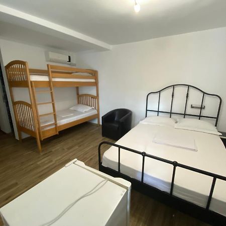 Casa Ciobi Două Mai Exterior foto